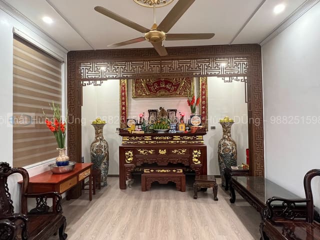 Phòng thờ gỗ truyền thống nhà chú Hồng Sóc Sơn